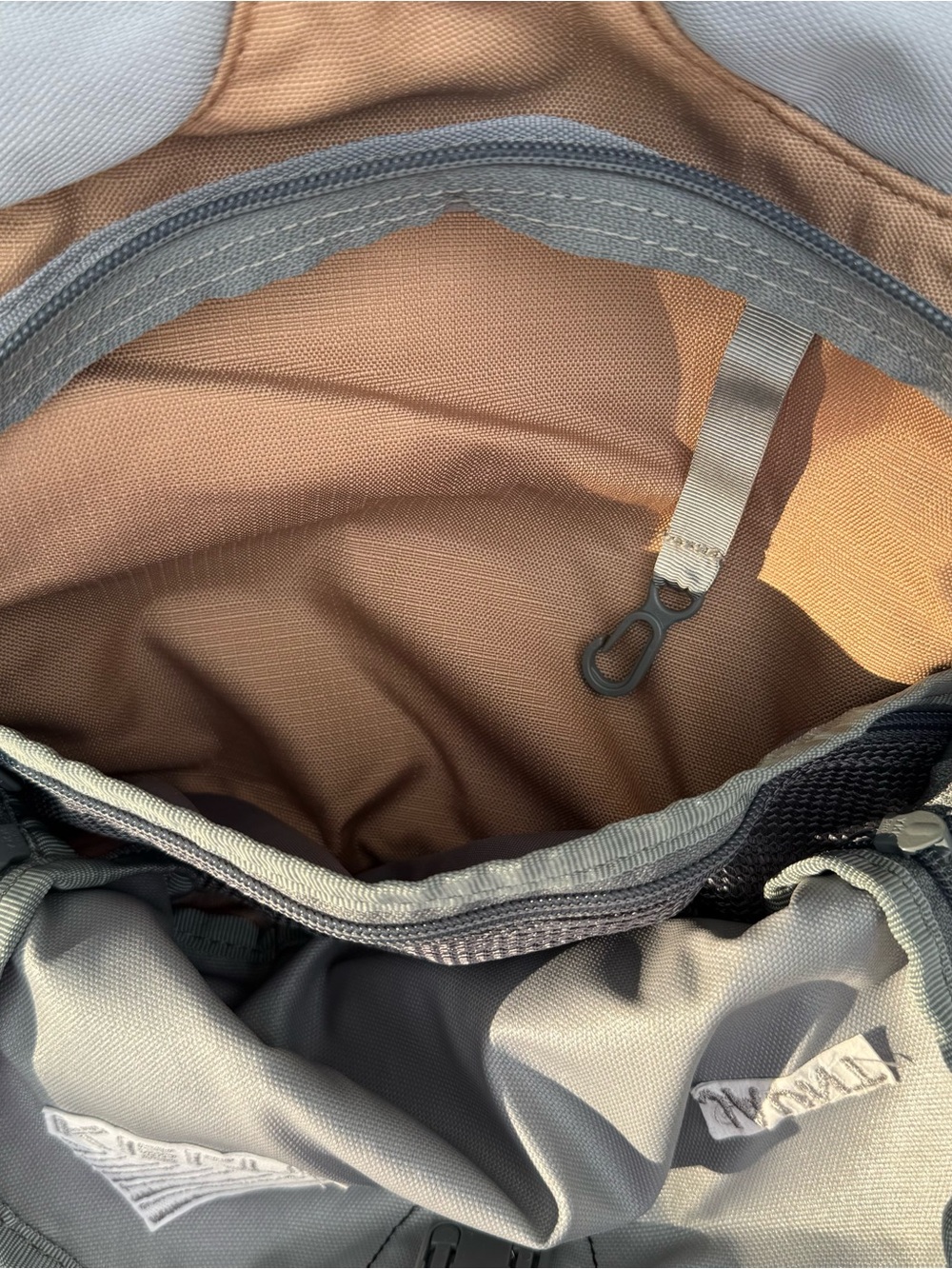 Kelty Jaunt Hiking Lumbar Pack Waist Sling Bag Bronze Gray - Picture 7 of 16